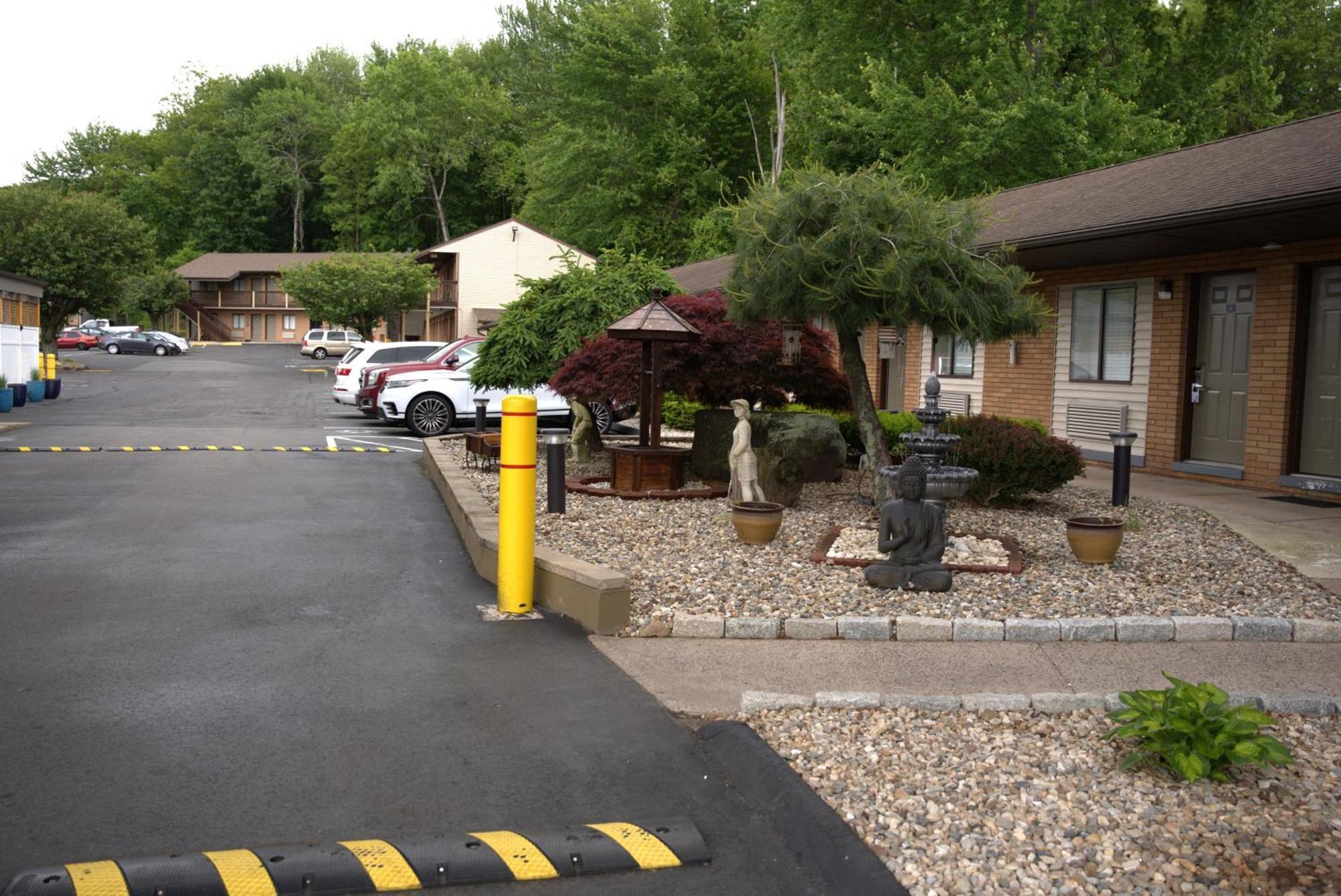Carrier Motor Lodge Newington Экстерьер фото